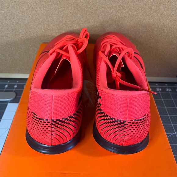 Nike
Vapor 13 Academy ic
Brand new - Picture 5 of 8